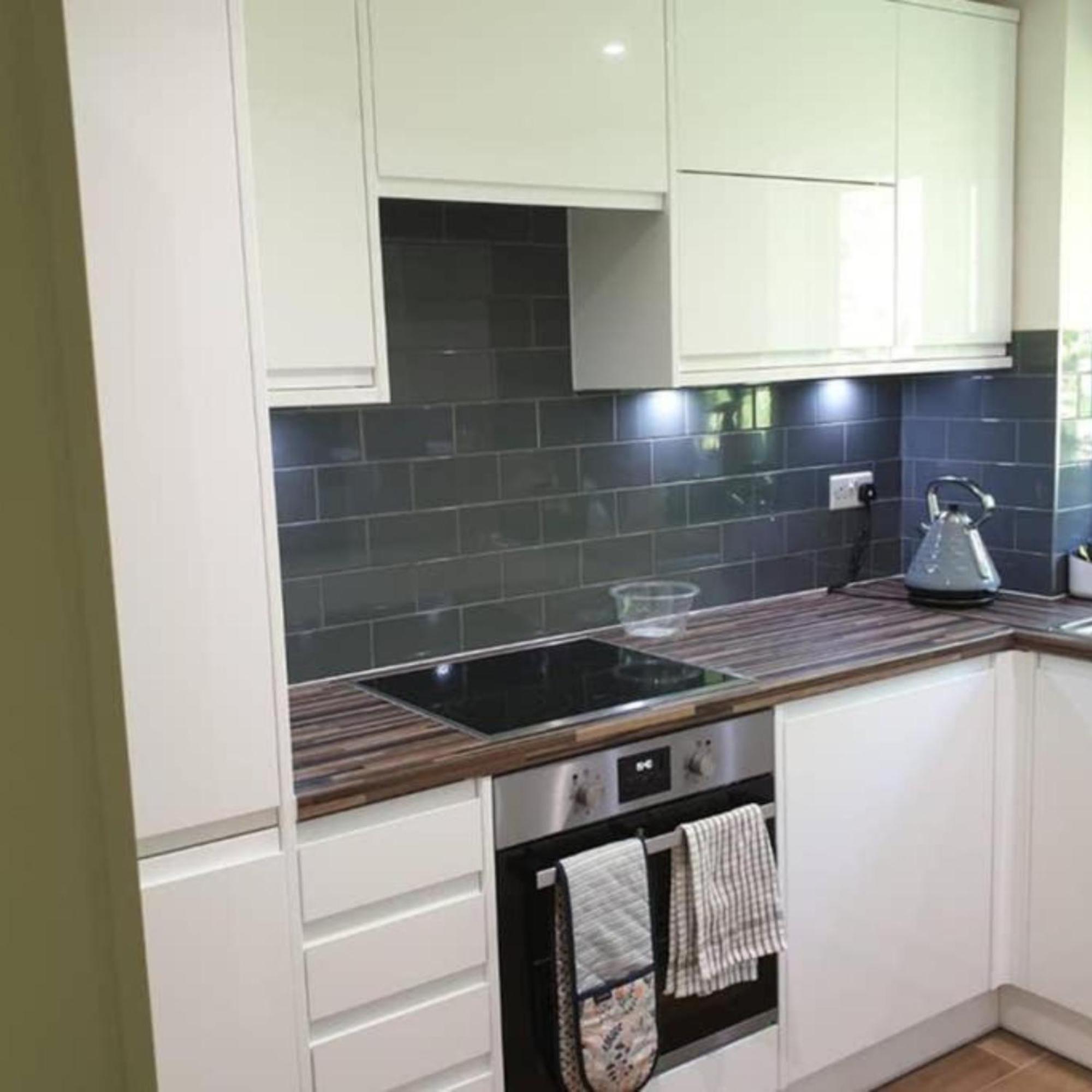 Apartamento 2-Bed Sleeps 4 Comfy For Contractors With Free Parking In Crawley Near Gatwick Manor Royal Refurbished Exterior foto
